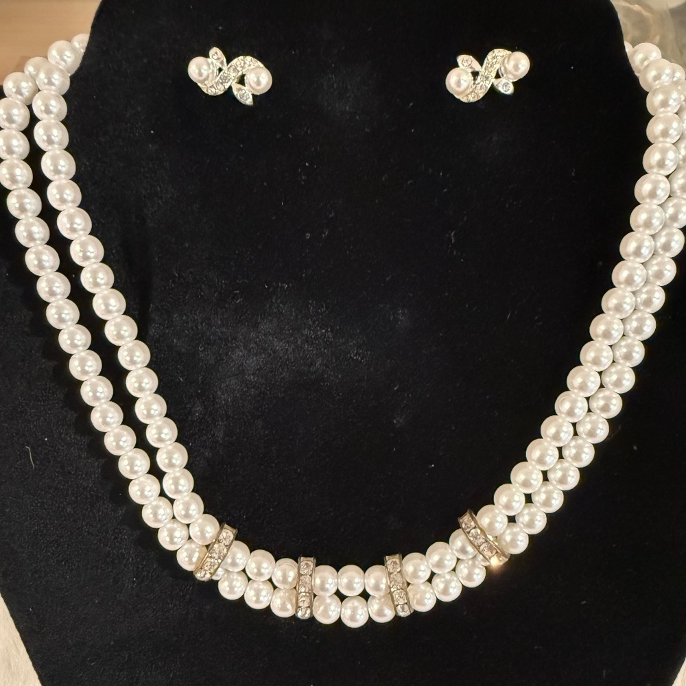 Pearl & Clear Stone Necklace & Earrings Set - Picture 4 of 6